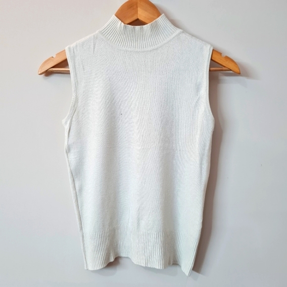 all about oneself Tops - Knitted crop top